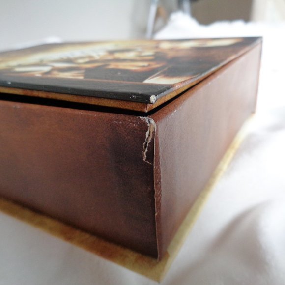 Deadwood - The Complete First Season - DVD Box Set - Picture 3 of 8